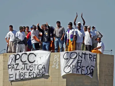 'PCC e CV ultrapassaram a fronteira do crime organizado', diz especialista