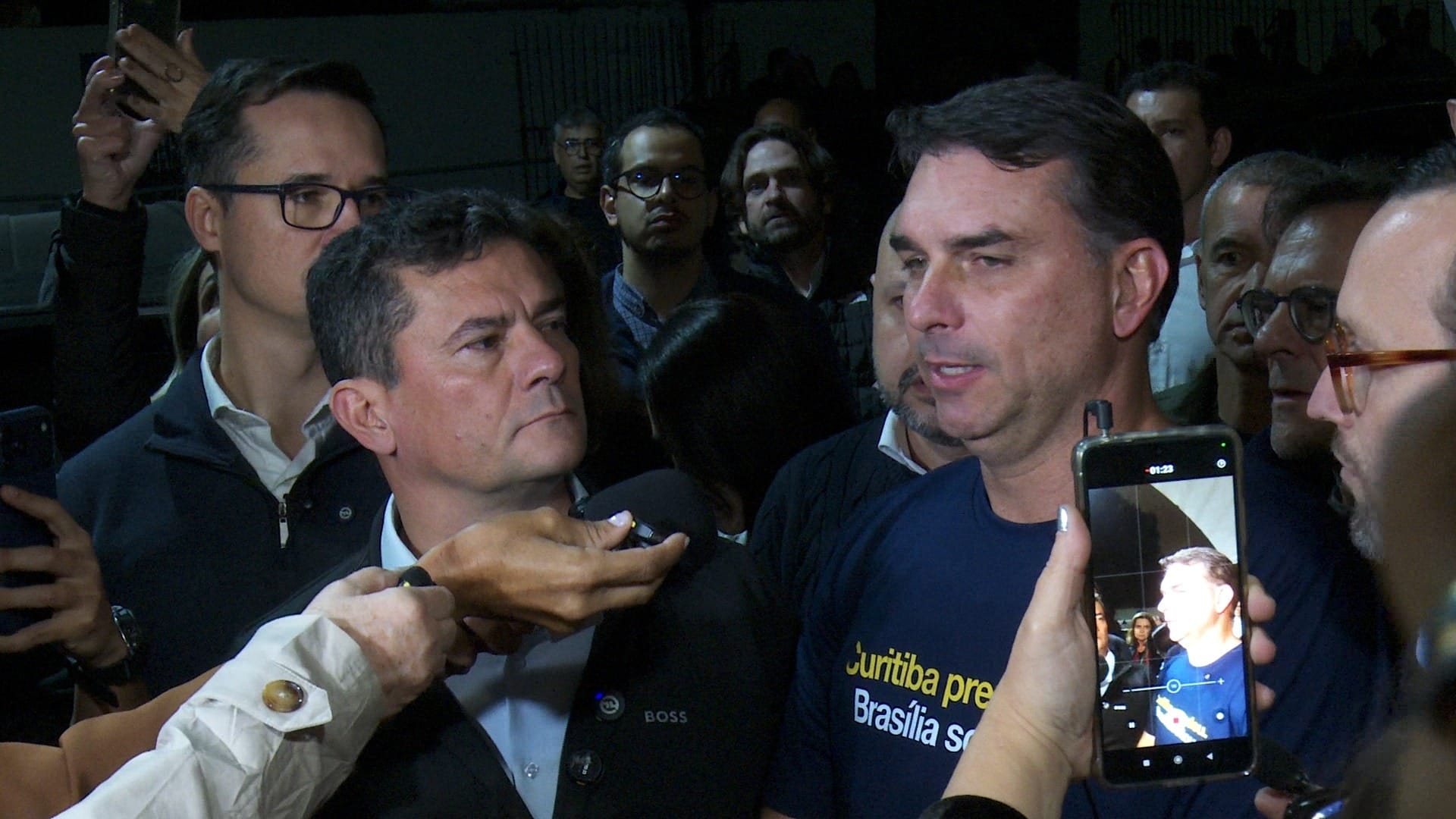 Lançamento de Sérgio Moro e Deltan tem ataques a Lula e elogios a Trump