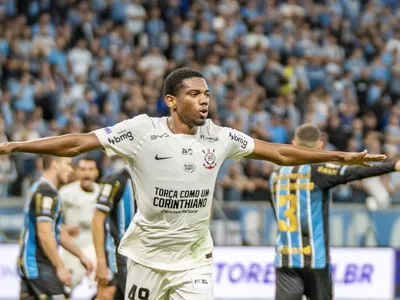 Com 2 gols de André, Corinthians bate Grêmio fora de casa