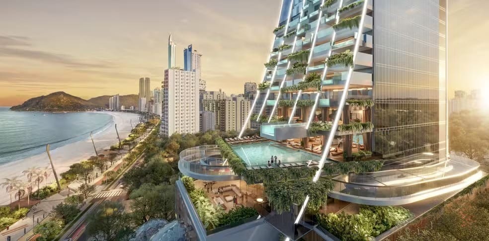 Balneário Camboriú é símbolo dos investimentos de imóveis de luxo no Brasil
