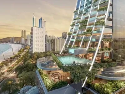 Balneário Camboriú é símbolo dos investimentos de imóveis de luxo no Brasil