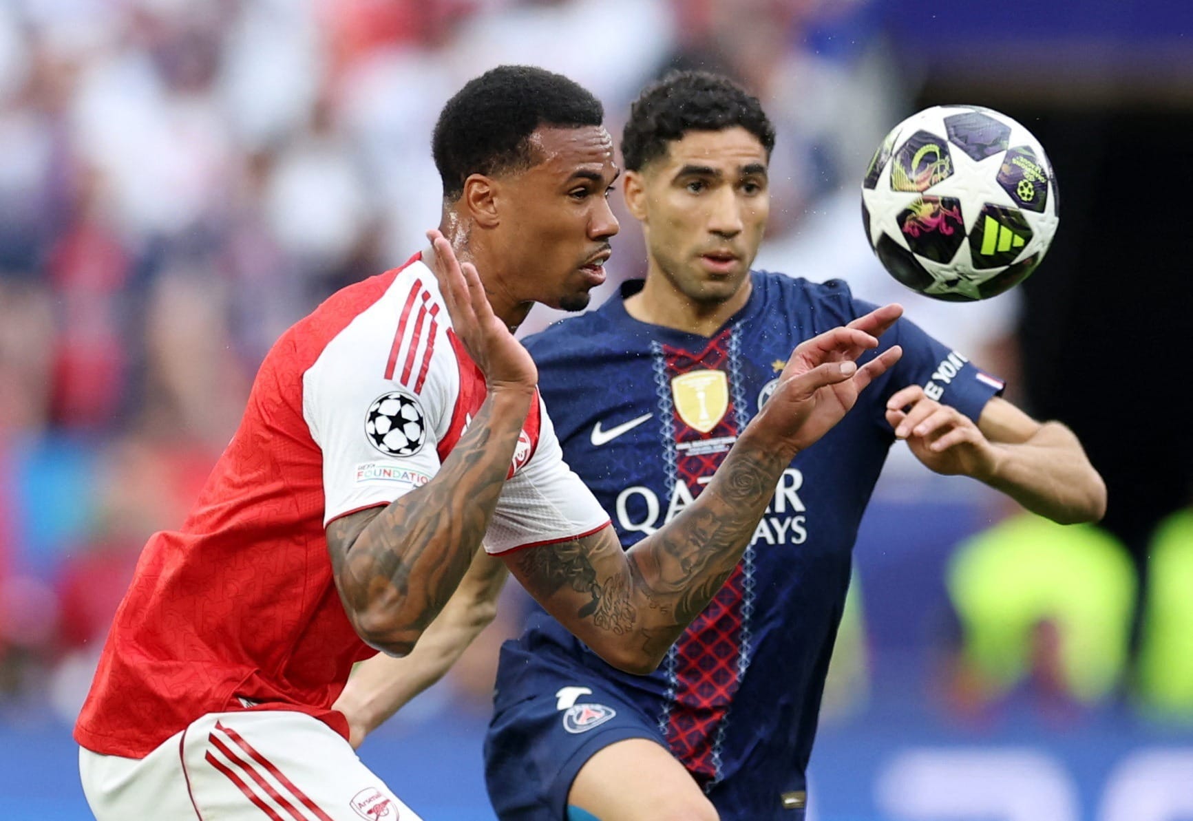Com erro de brasileiro nos pênaltis, PSG bate Arsenal e é bi da Champions
