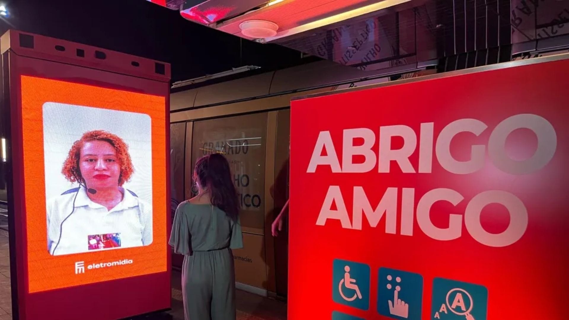Curitiba terá ponto de ônibus com videochamada para pedir ajuda