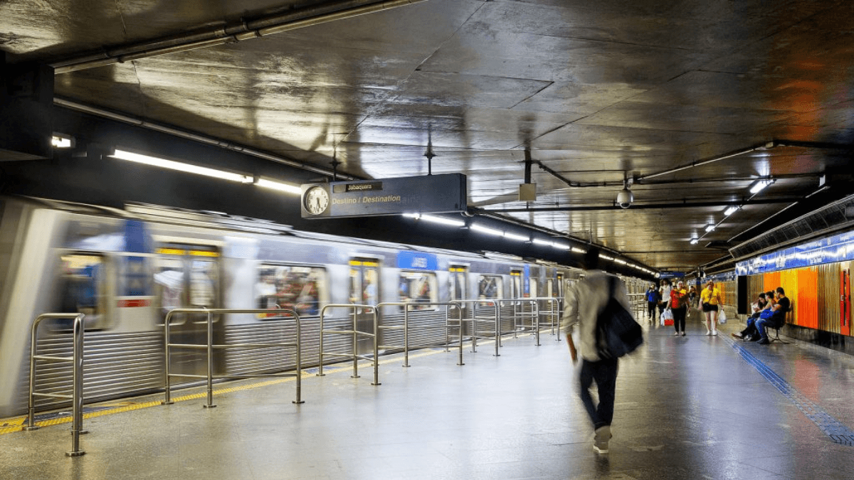 Homem baleado em tiroteio no Metrô São Bento passa por cirurgia