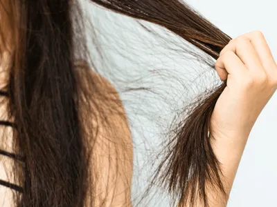 Como evitar o frizz no cabelo durante o inverno