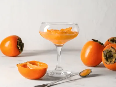 Aprenda creme de caqui e o segredo para transformar a fruta em sobremesa