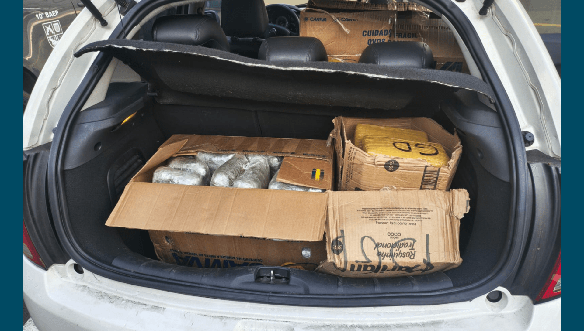 Drogas estavam distribuídas em caixas de papelão