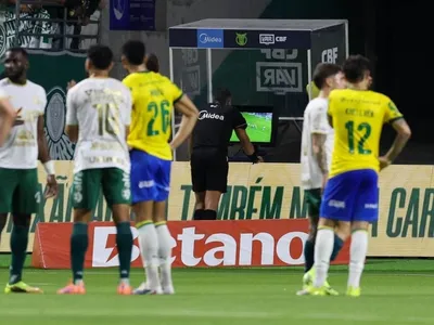 Palmeiras x Chapecoense: CBF divulga áudios do VAR de lances polêmicos