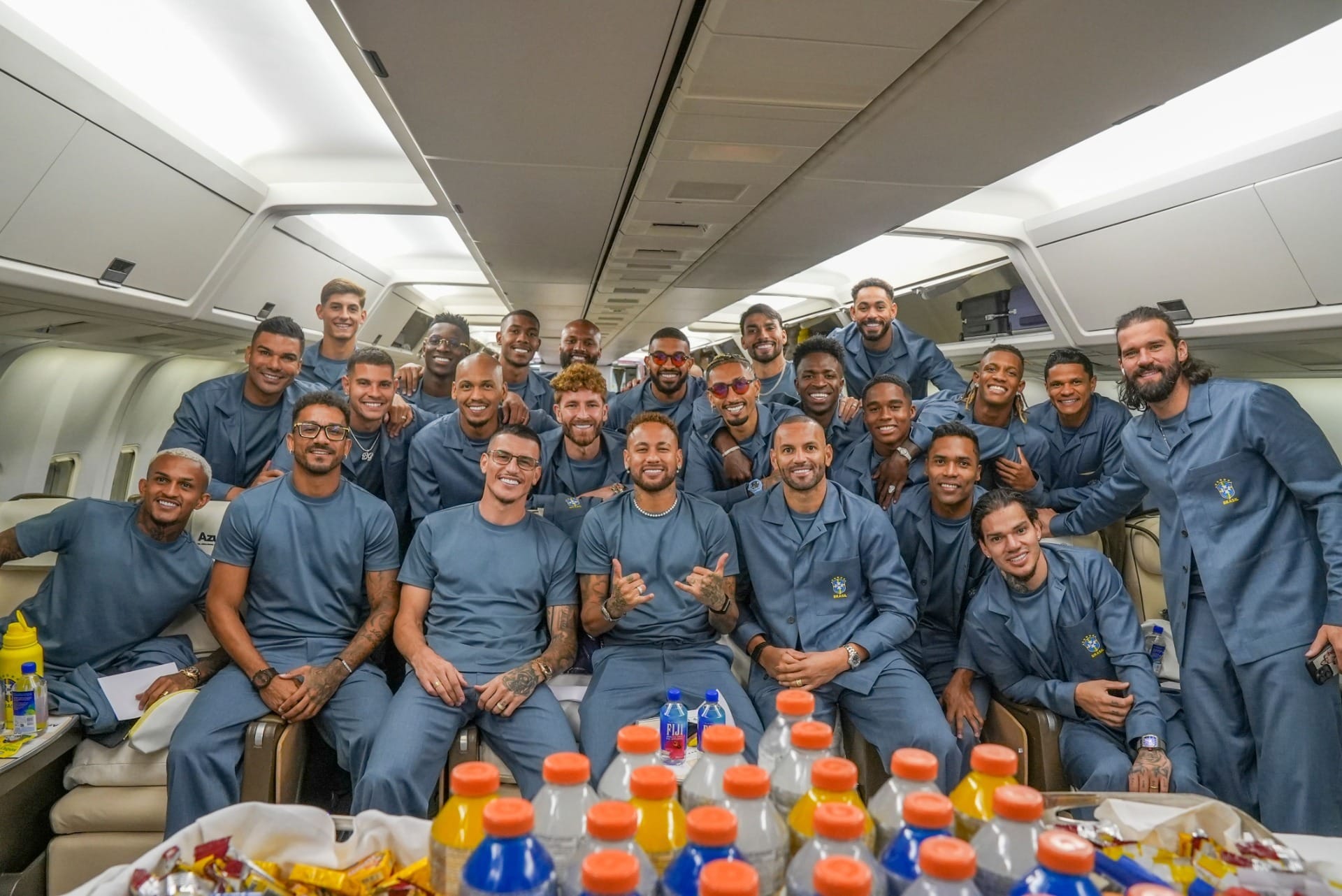 Voo da Seleção Brasileira atrasa uma hora e parte para os Estados Unidos