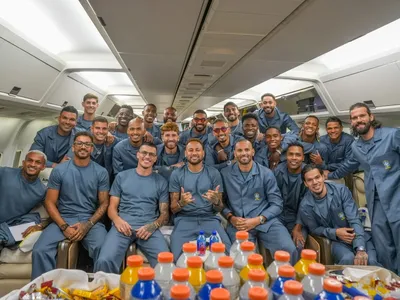 Voo da Seleção Brasileira atrasa uma hora e parte para os Estados Unidos