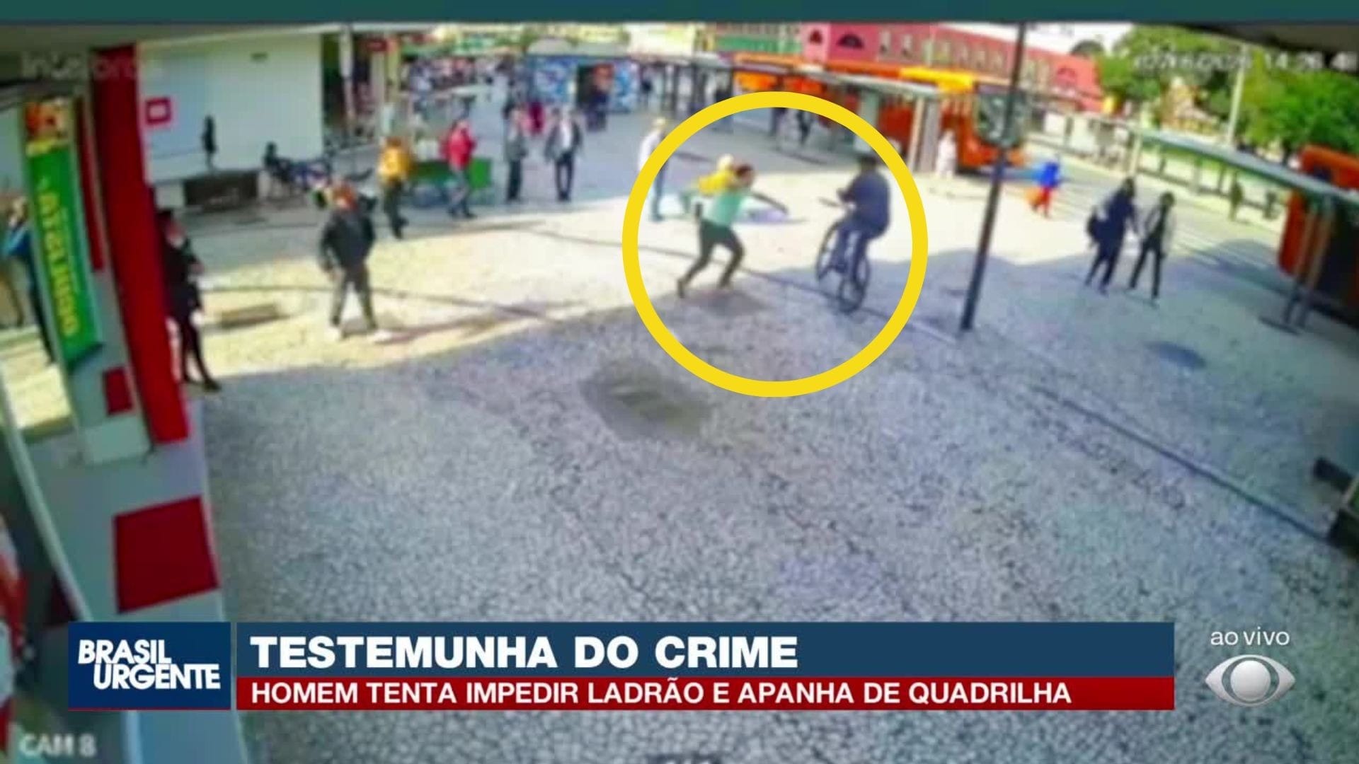 Homem tenta impedir roubo e é espancado em Curitiba