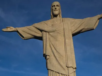 Retalhos ganham nova vida em tapete de Corpus Christi no Cristo Redentor
