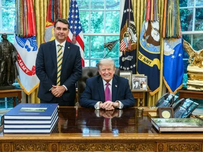 Trump não ‘humilhou' nem desmentiu encontro com Flávio Bolsonaro