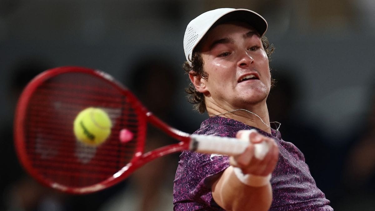 João Fonseca brilha em Roland Garros e faz buscas pelo tênis estourar