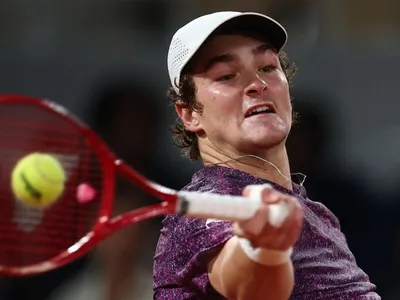 João Fonseca brilha em Roland Garros e faz buscas pelo tênis estourar