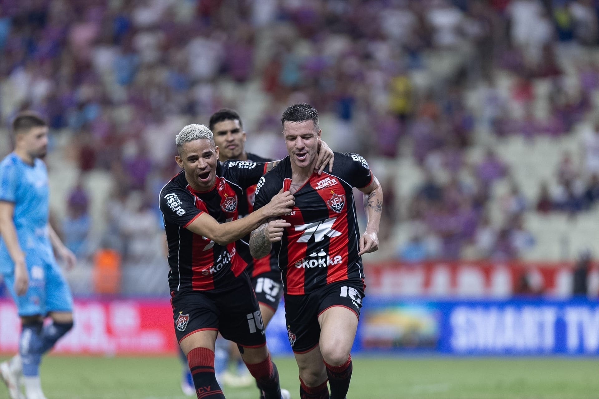 Copa do Nordeste: Vitória vira sobre Fortaleza e fica a um empate do título