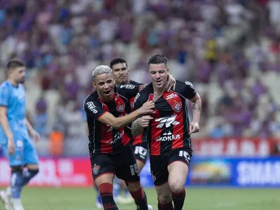 Copa do Nordeste: Vitória vira sobre Fortaleza e fica a um empate do título