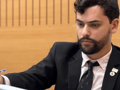 Câmara aprova criação de Comissão Processante contra vereador Vini Oliveira