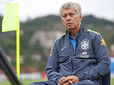 Em entrevista, Clodoaldo analisa Seleção e defende convocação de Neymar