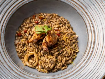 Risoto negro de lula | Band Receitas