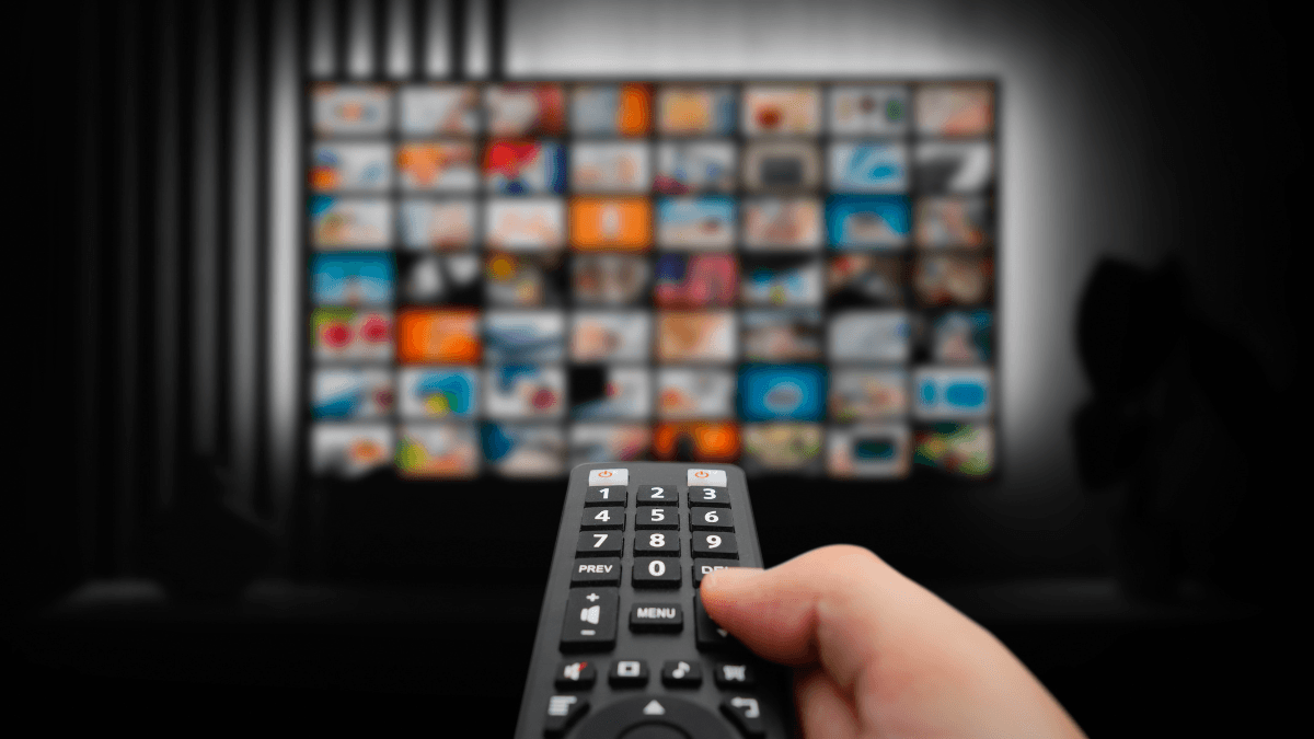Smart TVs por até R$ 2 mil: confira modelos em oferta