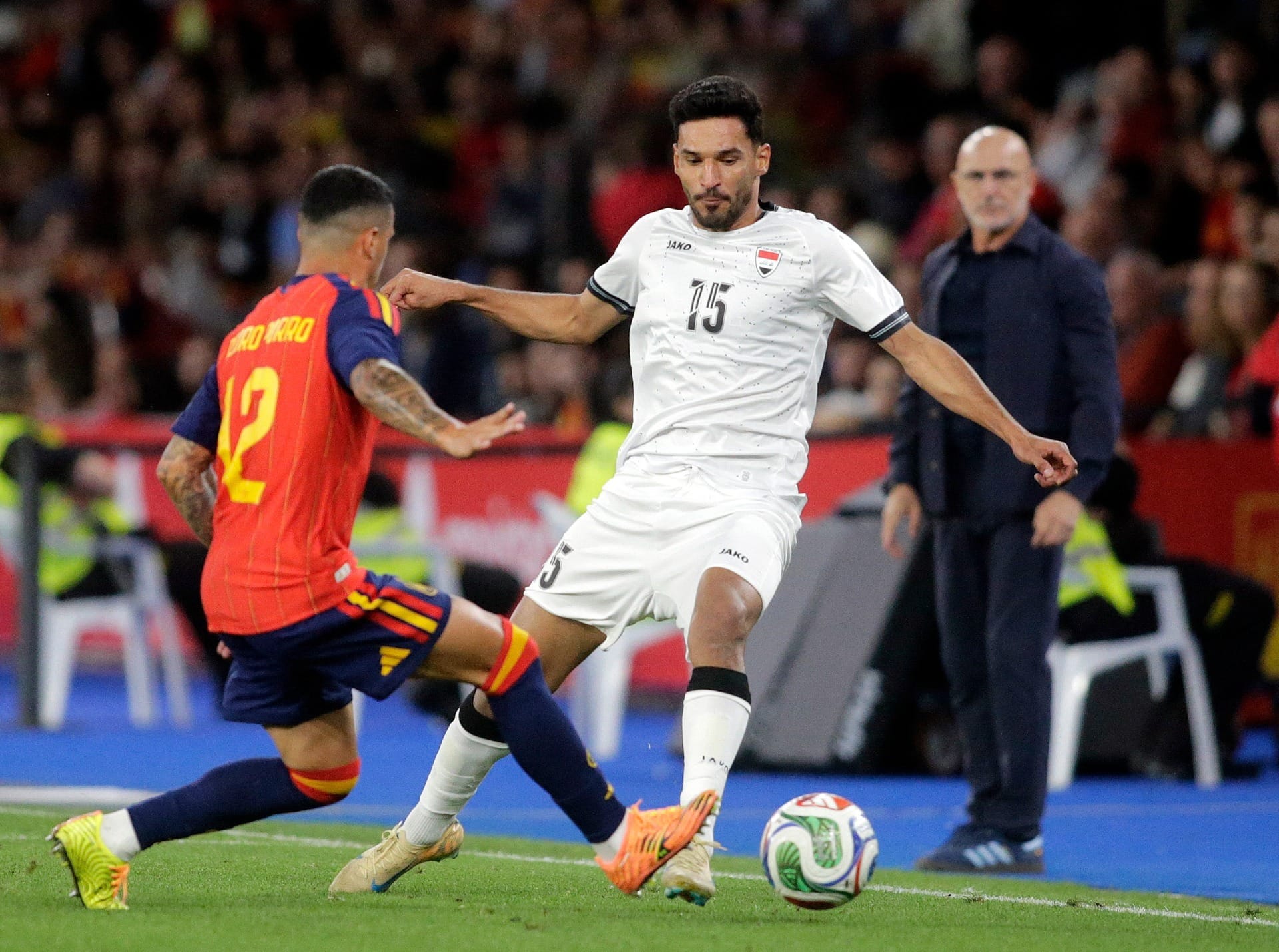 Desfalcada, Espanha leva golaço do Iraque e fica no empate