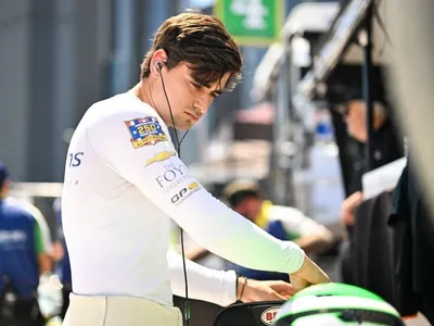 Indy: Caio Collet encara desafio noturno no oval de St. Louis neste domingo