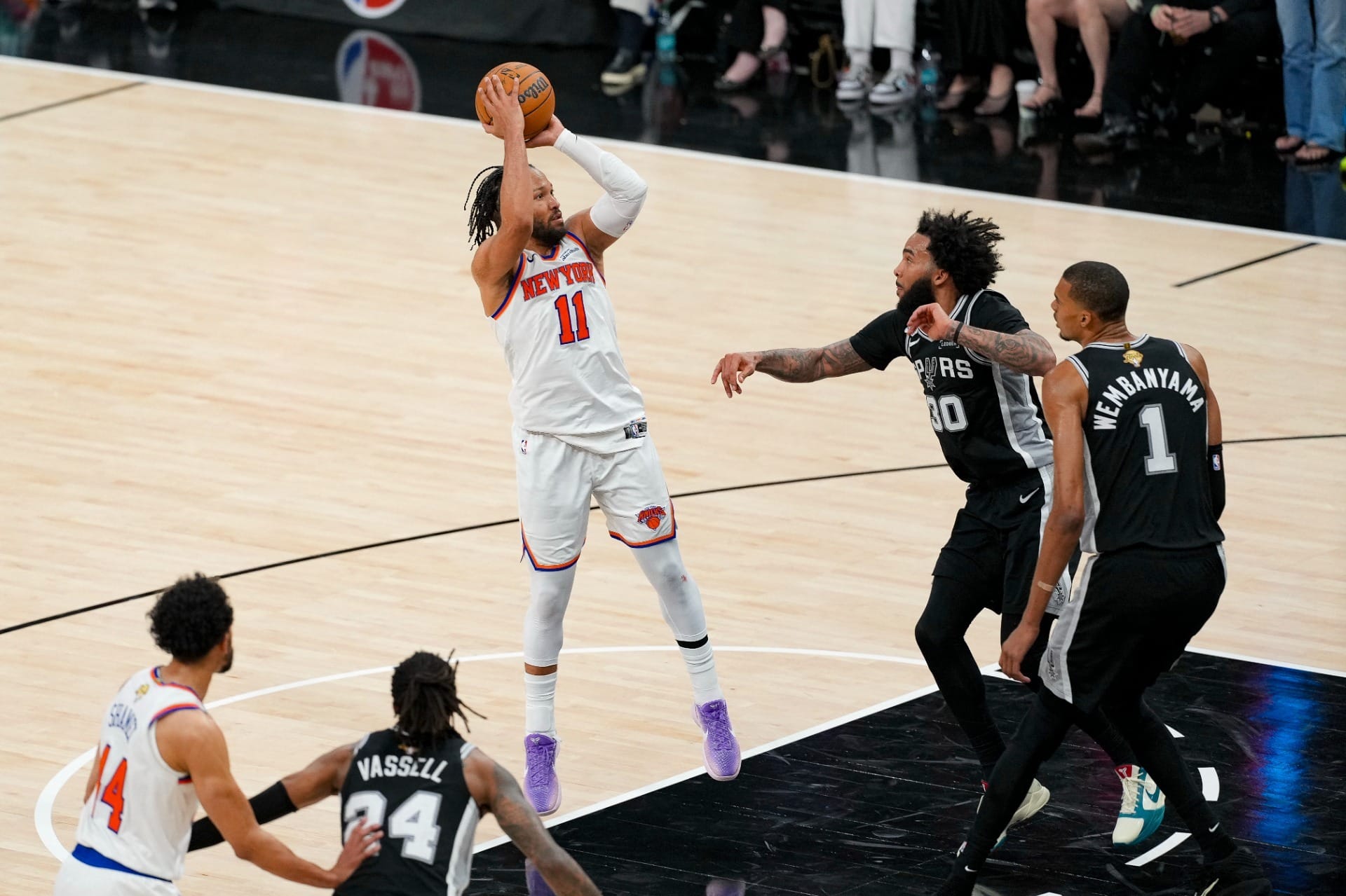 NBA: Brunson brilha contra Wembanyama e Knicks vencem Jogo 1 das Finais