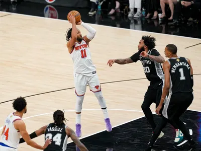 NBA: Brunson brilha contra Wembanyama e Knicks vencem Jogo 1 das Finais