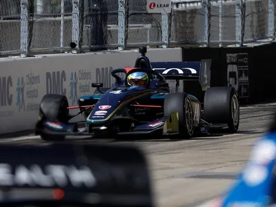 Nick Monteiro avança em Detroit e segue evolução na Indy NXT