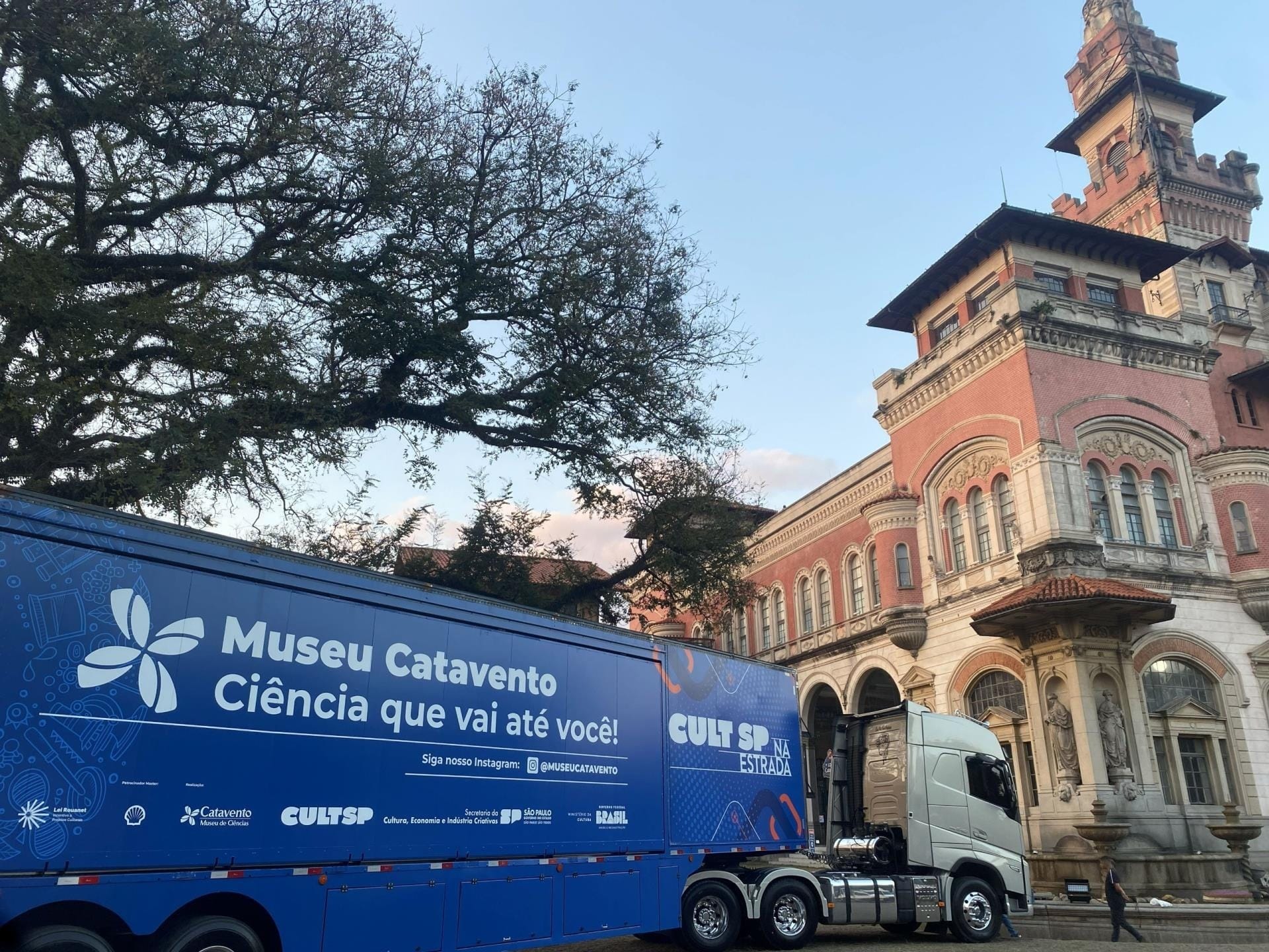 Taubaté recebe Carreta do Museu Catavento com entrada gratuita