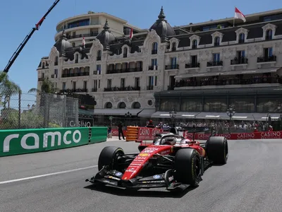 Charles Leclerc lidera treino livre 1 do GP de Mônaco; Bortoleto é 9º