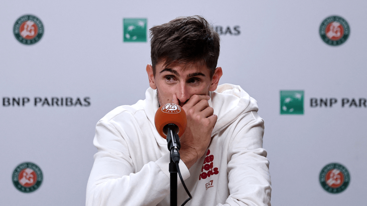 Arnaldi desiste e final de Roland Garros será entre Zverev e Cobolli