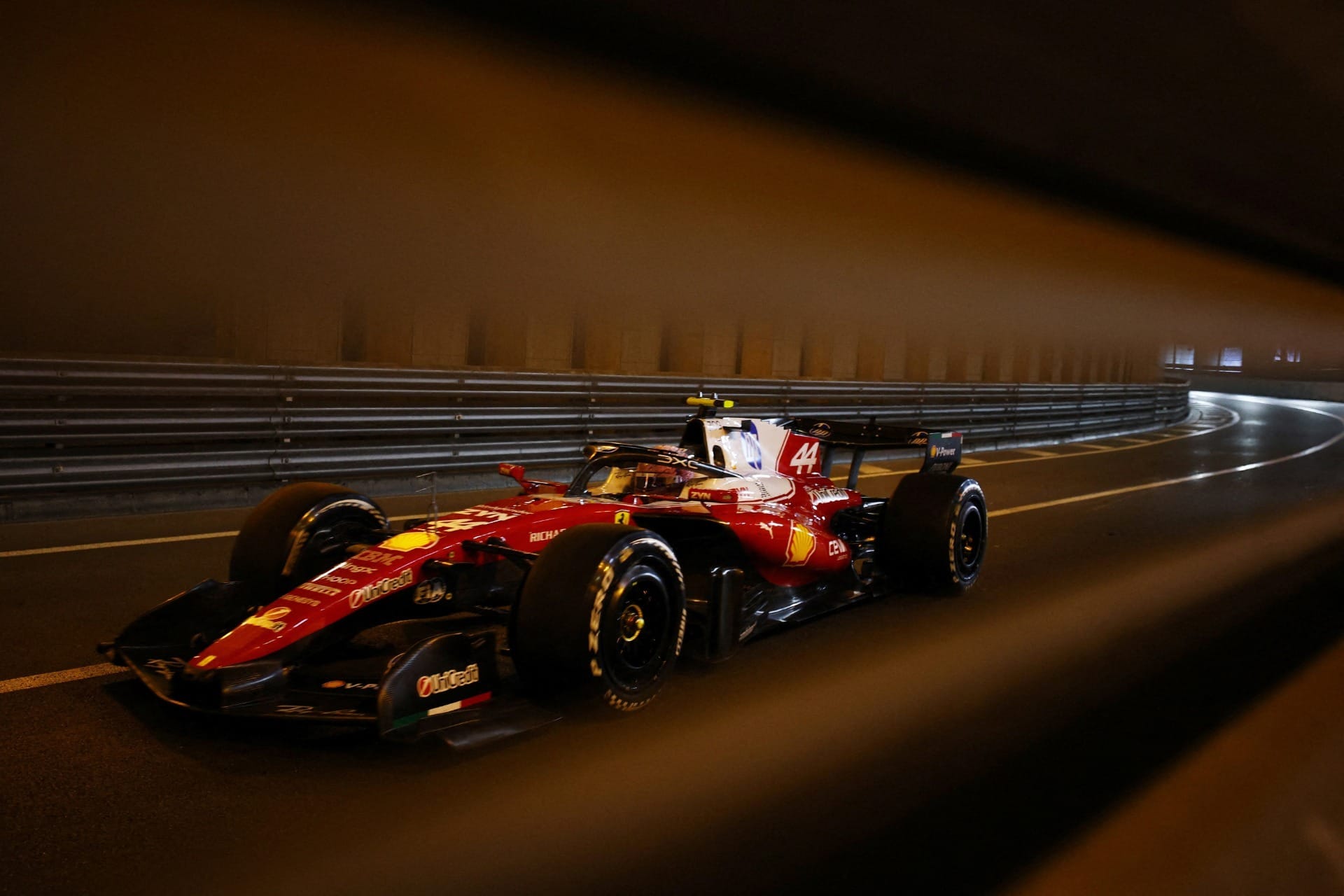 Hamilton fecha sexta-feira "perfeita" da Ferrari em Mônaco; Bortoleto é 9º