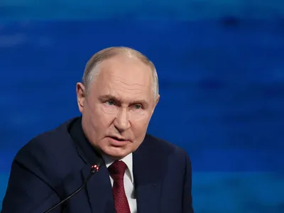 Putin rejeita encontro com Zelensky e descarta cessar-fogo imediato