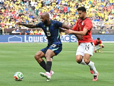 Igor Thiago comenta erros na frente do goleiro: "Às vezes acontece"