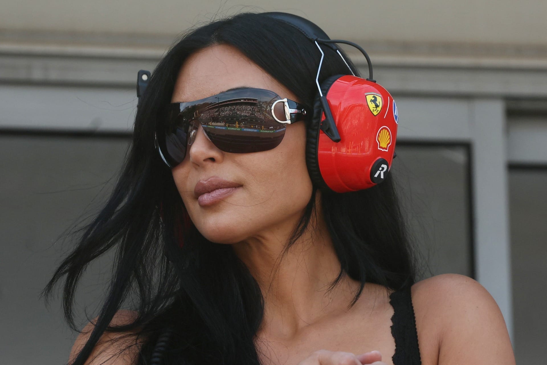 Kim Kardashian, namorada de Lewis Hamilton, surge no GP de Mônaco; veja