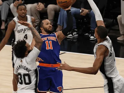 Knicks aproveitam falha de Wembanyama e abrem 2 a 0 nas finais da NBA