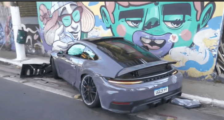 Porsche atropela 3 motociclistas e bate em 2 carros no Ipiranga, em SP