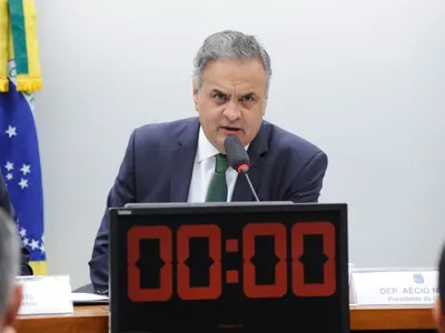 Aécio diz que Brasil escolheu 'caminho equivocado' ao não o eleger em 2014
