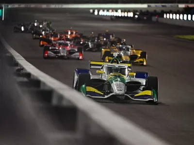 Indy: Caio Collet brilha, lidera em St. Louis, mas abandona após quebra