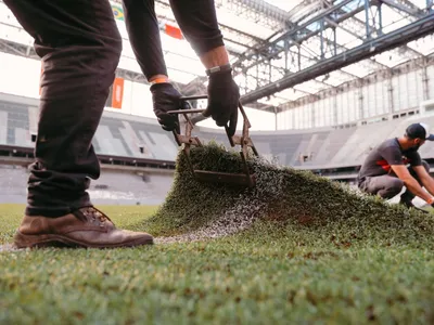 Criticado, Athletico troca gramado sintético da Arena da Baixada