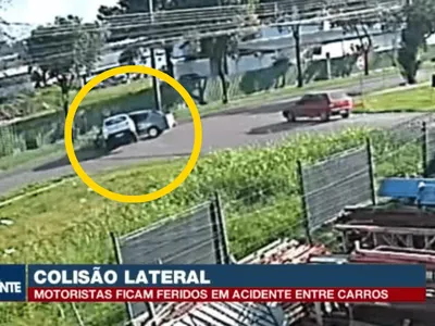 Câmera flagra batida forte entre dois carros na CIC