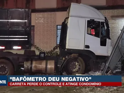 Câmera mostra carreta destruindo muro de condomínio em Londrina