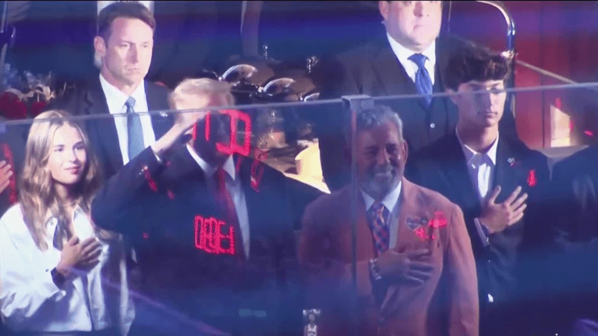 Donald Trump é vaiado em jogo das finais da NBA durante o hino dos EUA