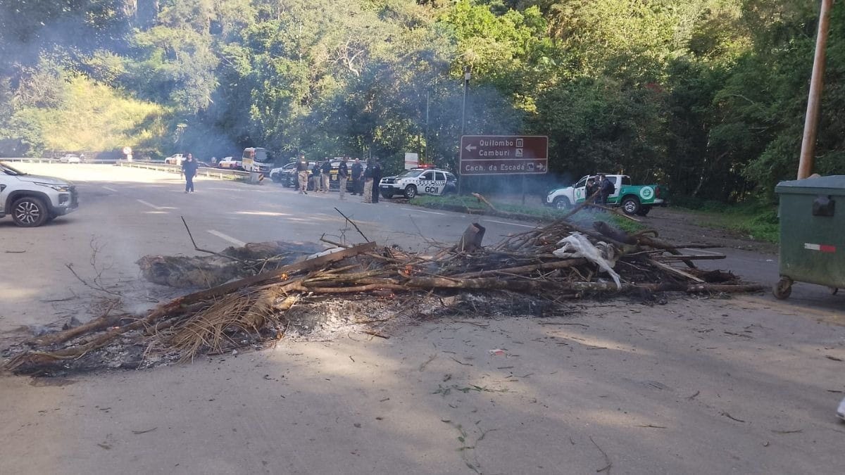 Justiça suspende demolição de imóveis na Praia do Camburi em Ubatuba