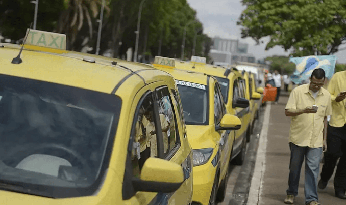 Prefeitura do Rio publica decretos para facilitar vida de taxistas