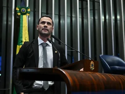 Cleitinho não exibiu áudio contra família Bolsonaro no Senado