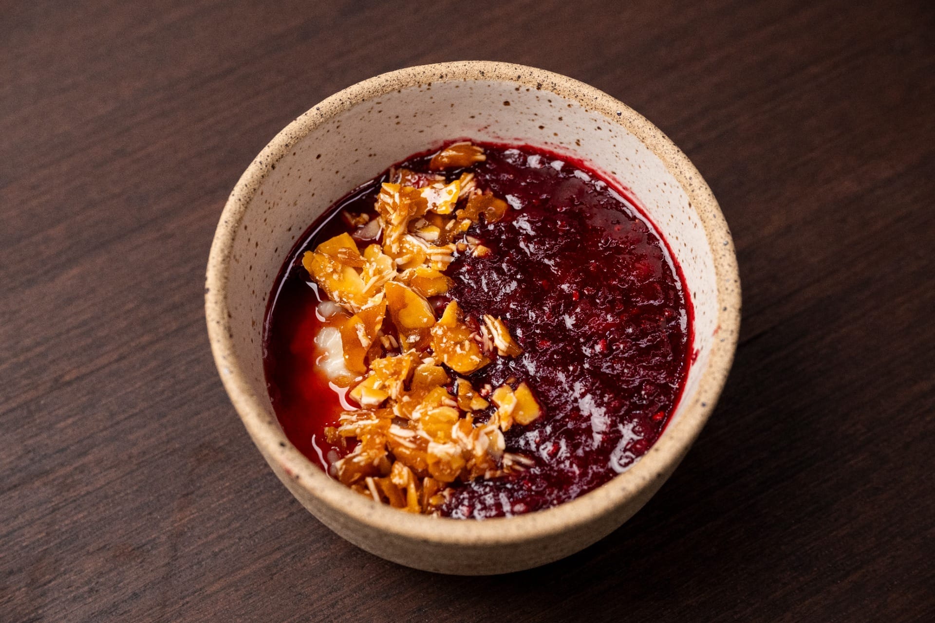 Arroz de amêndoas com praliné e geleia de frutas vermelhas e vinho do Porto | Band Receitas