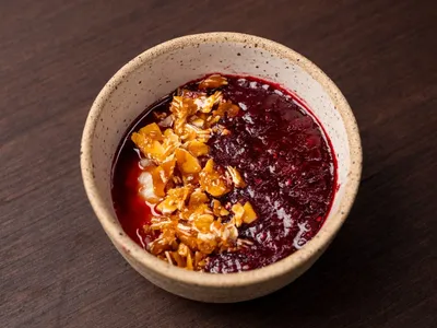 Arroz de amêndoas com praliné e geleia de frutas vermelhas e vinho do Porto | Band Receitas